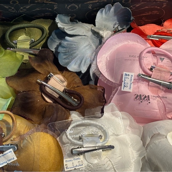 Hair clips-Unique Fabric Flower Hair Clips-set of 10 of various sizes - Picture 2 of 3